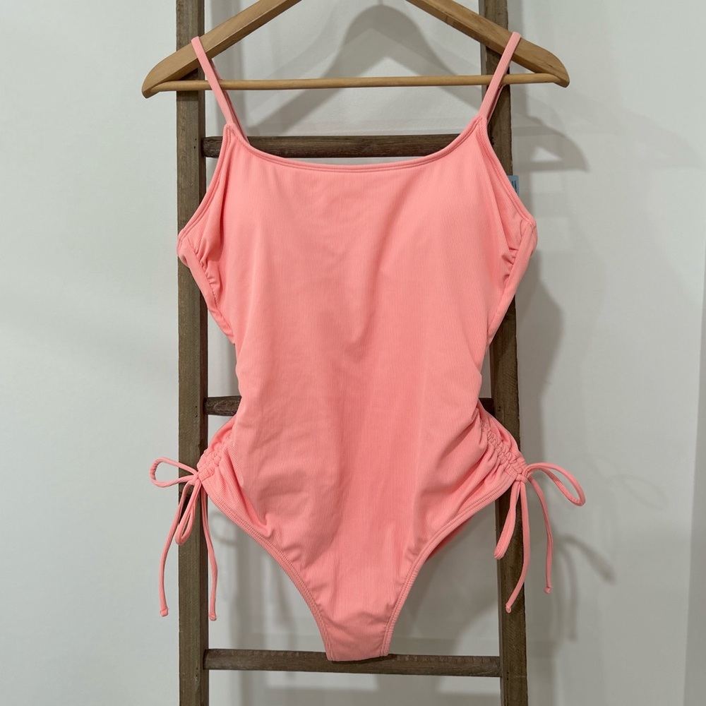 Shade & Shore Women's Ribbed Medium Coverage One Piece Swimsuit Size Medium 8-10